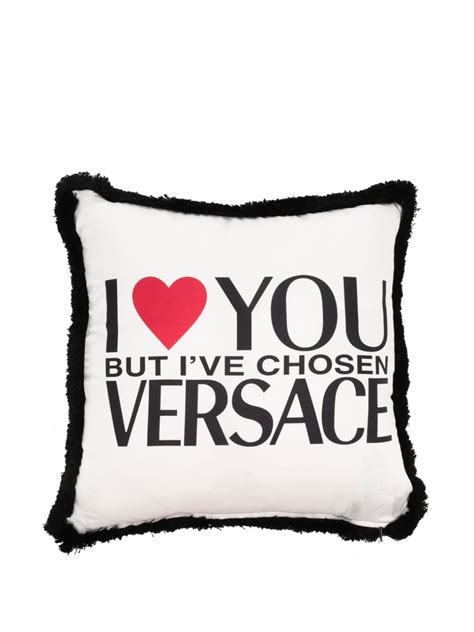 “I love you, but I have chosen Versace” 